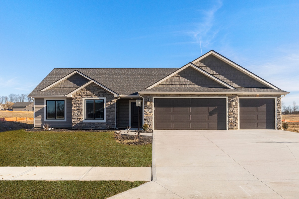 web exterior edit grass 2 gabbywood park ridge south 33